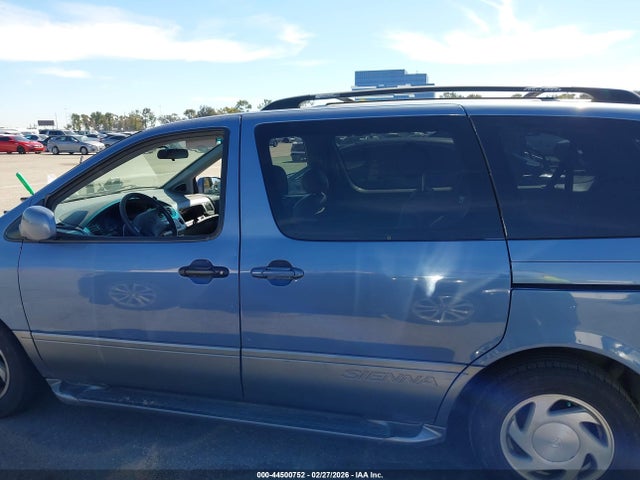Продажа на аукционе авто 2002 Toyota Sienna Xle, vin: 4T3ZF13C42U451478, номер лота: 44500752