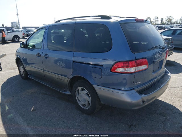 Продажа на аукционе авто 2002 Toyota Sienna Xle, vin: 4T3ZF13C42U451478, номер лота: 44500752