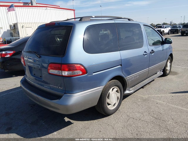 Продажа на аукционе авто 2002 Toyota Sienna Xle, vin: 4T3ZF13C42U451478, номер лота: 44500752
