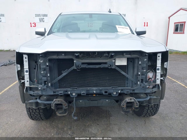 3GCUKREC5JG506083 Chevrolet Silverado 1500 1lt