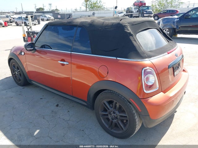 2011 MINI COOPER WMWZN3C51BTZ78216 Photo 2