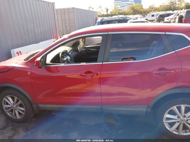 JN1BJ1CP4JW194070 Nissan Rogue Sport S