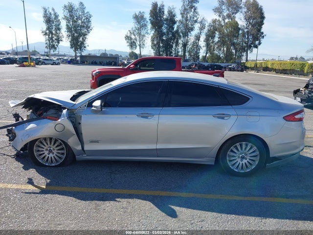 3FA6P0PU0GR304833 Ford Fusion Energi Se Luxury