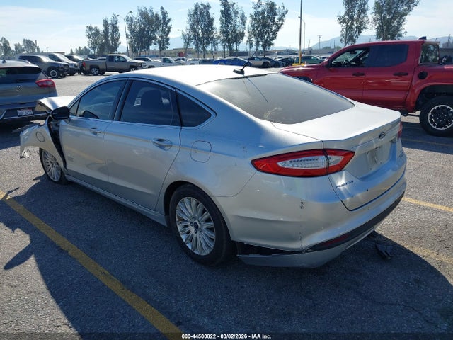 3FA6P0PU0GR304833 Ford Fusion Energi Se Luxury