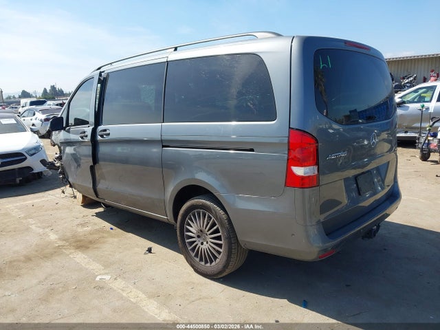 2022 MERCEDES-BENZ METRIS W1WV0FEY4N4159535 Photo 2