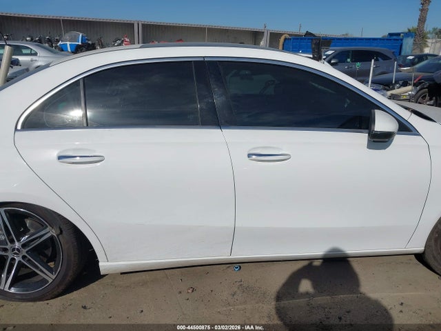 Mercedes-Benz A 220 2020 W1K3G4EB8LJ234417 Image 13