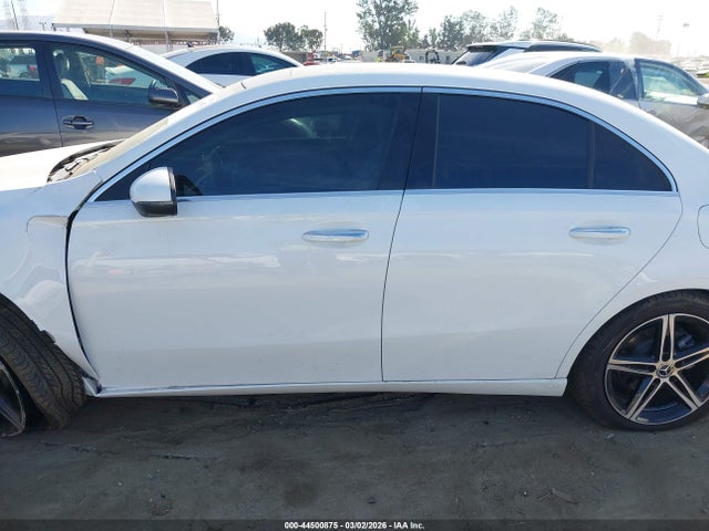 Mercedes-Benz A 220 2020 W1K3G4EB8LJ234417 Image 14