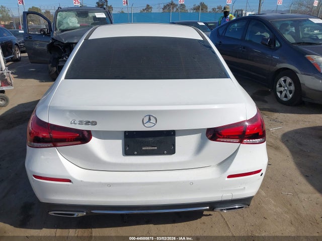 Mercedes-Benz A 220 2020 W1K3G4EB8LJ234417 Image 16