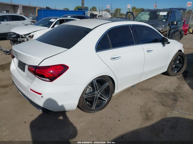 Mercedes-Benz A 220 2020 W1K3G4EB8LJ234417 Image 4
