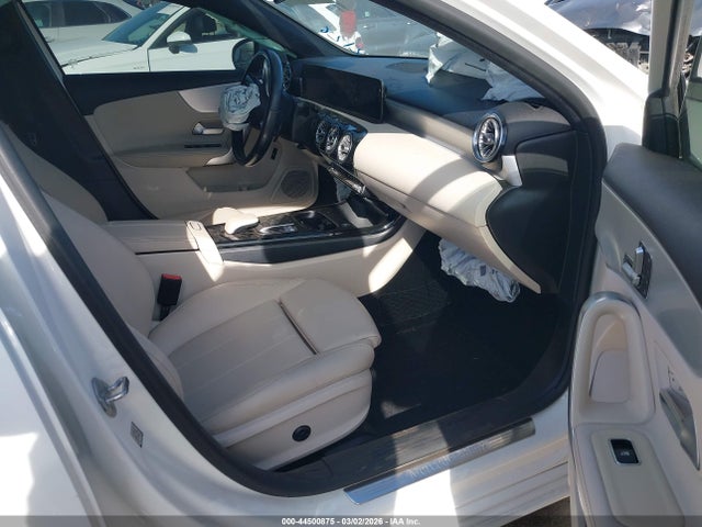 Mercedes-Benz A 220 2020 W1K3G4EB8LJ234417 Image 5