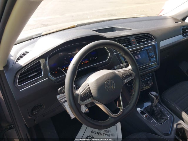 44500894 :رقم المزاد ، 3VVRB7AX4PM120740 vin ، 2023 Volkswagen Tiguan 2.0t S مزاد بيع