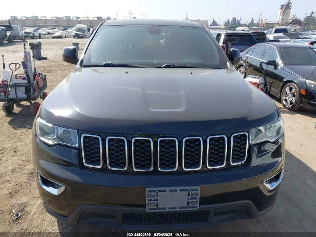 1C4RJEAG5JC450997 Jeep Grand Cherokee Laredo 4x2