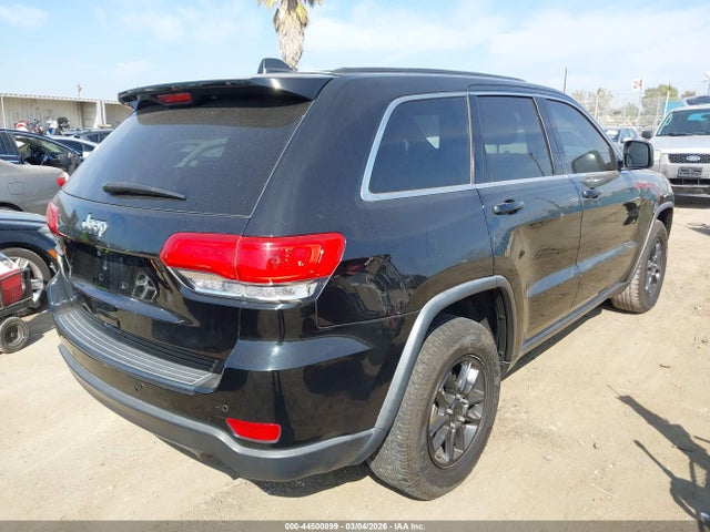 1C4RJEAG5JC450997 Jeep Grand Cherokee Laredo 4x2