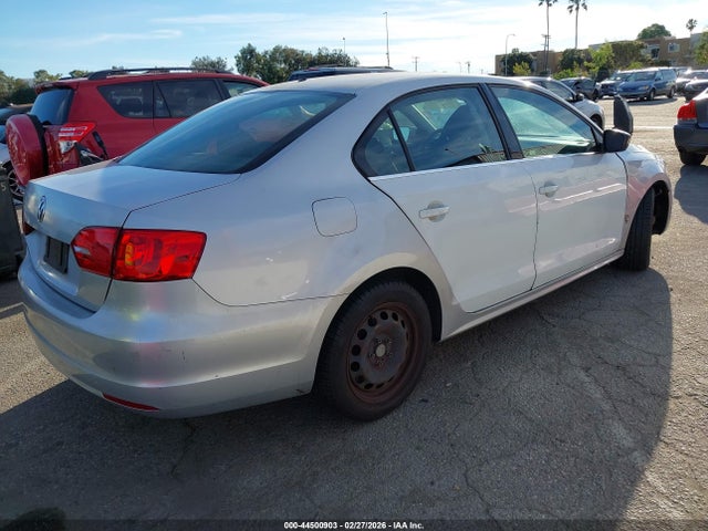 Продаж на аукціоні авто 2012 Volkswagen Jetta 2.0l S, vin: 3VW2K7AJ8CM394882, номер лоту: 44500903