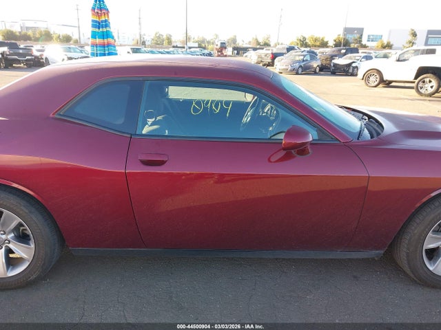 2C3CDZAG2KH750889 Dodge Challenger Sxt