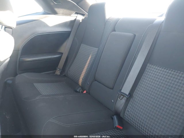 2C3CDZAG2KH750889 Dodge Challenger Sxt
