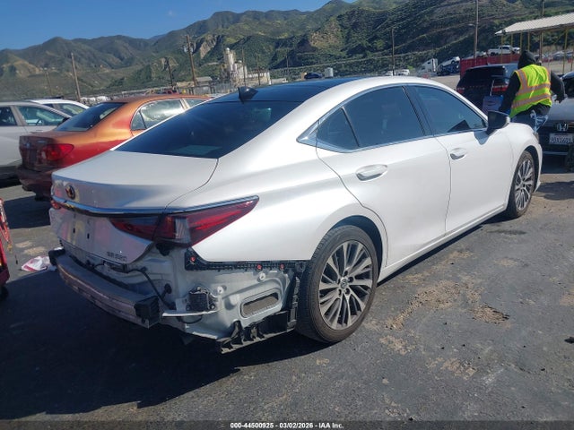 58ABZ1B17KU028209 Lexus ES 350