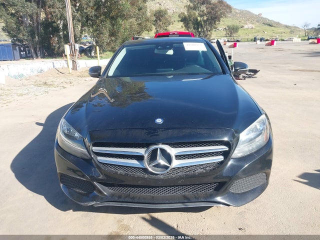 2017 Mercedes-benz C 300 მანქანა იყიდება აუქციონზე, vin: 55SWF4JBXHU186822, აუქციონის ნომერი: 44500955