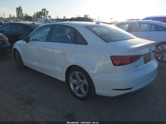 2017 AUDI A3 WAUAUGFF4H1025189 Photo 2
