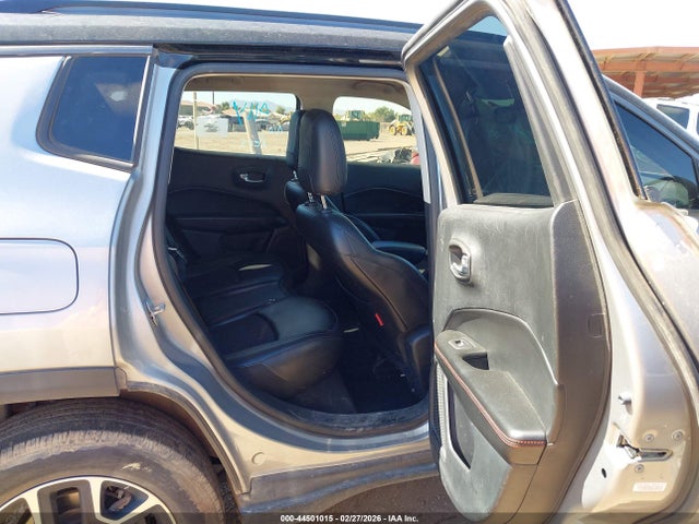 3C4NJDDB2LT214517 Jeep Compass Trailhawk 4x4