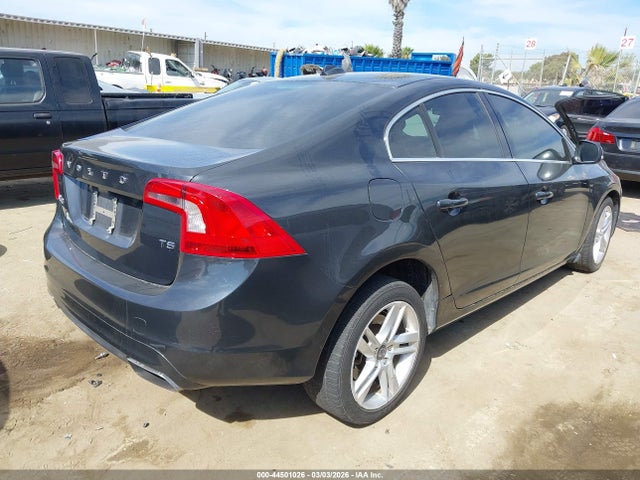 2015 VOLVO S60 YV126MFB0F2301236 Photo 3