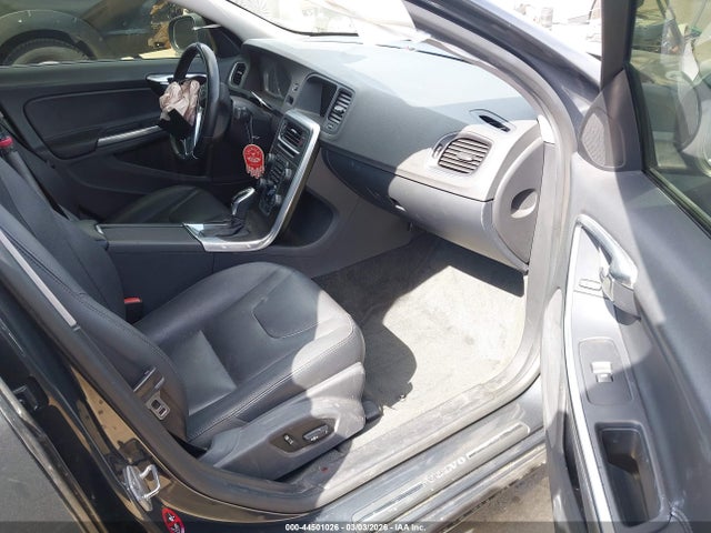 2015 VOLVO S60 YV126MFB0F2301236 Photo 4