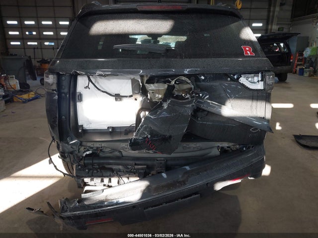 1GNEVJKW4JJ221263 Chevrolet Traverse Premier