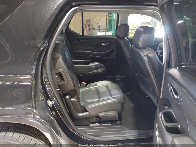 1GNEVJKW4JJ221263 Chevrolet Traverse Premier