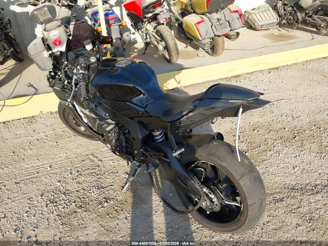 Yamaha YZFR1 2024 JYARN66Y8RA001084 Image 3