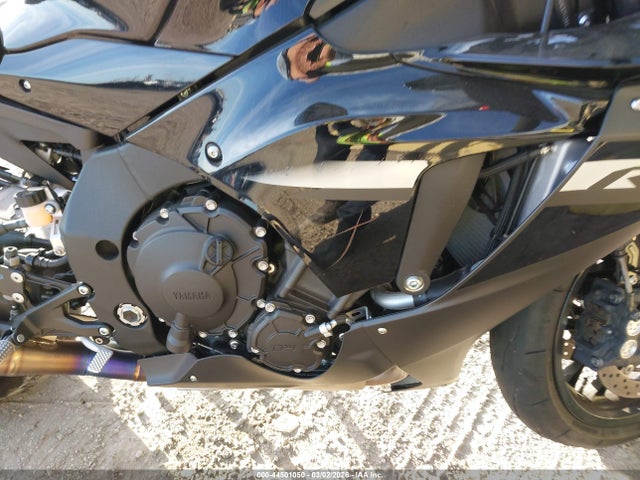 Yamaha YZFR1 2024 JYARN66Y8RA001084 Image 8