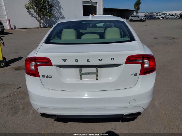 Volvo S60 T5 2014 YV1612FS7E2291842 Image 16