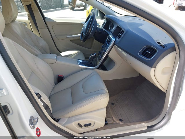 Volvo S60 T5 2014 YV1612FS7E2291842 Image 5