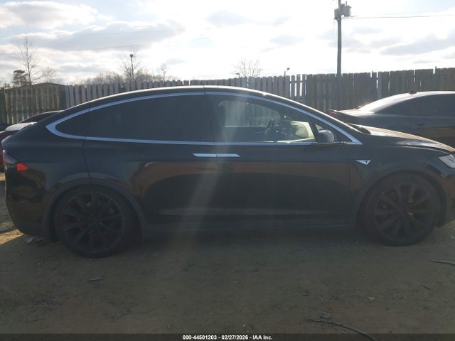 Продаж на аукціоні авто 2016 Tesla Model X 60d/p100d/p90d, vin: 5YJXCAE47GF003173, номер лоту: 44501203