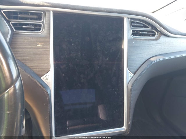 Продаж на аукціоні авто 2016 Tesla Model X 60d/p100d/p90d, vin: 5YJXCAE47GF003173, номер лоту: 44501203