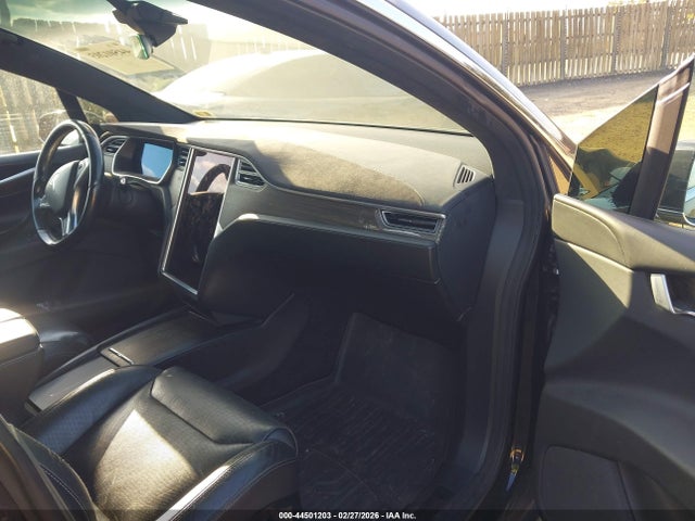 2016 TESLA MODEL X 5YJXCAE47GF003173 Photo 4