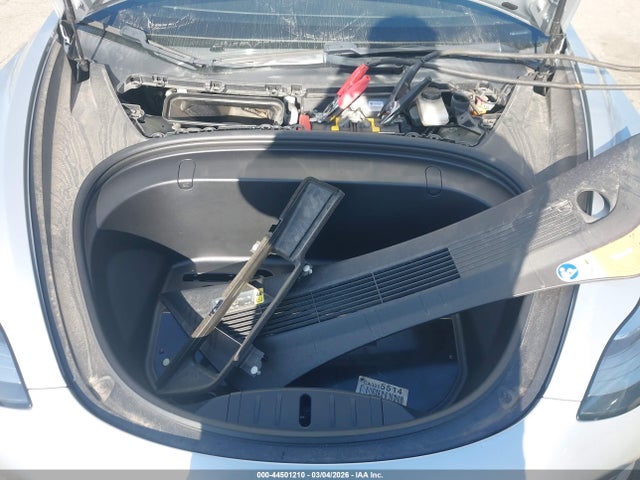 44501210 :رقم المزاد ، 5YJ3E1EA9JF020191 vin ، 2018 Tesla Model 3 Long Range/mid Range مزاد بيع