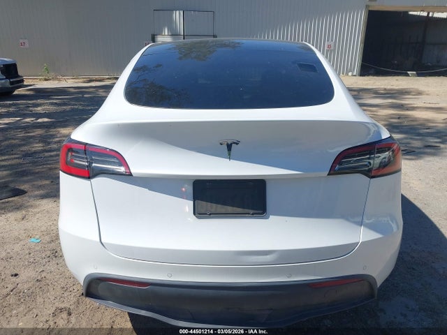 5YJYGDED4MF122630 Tesla Model Y Standard Range Rear-wheel Drive