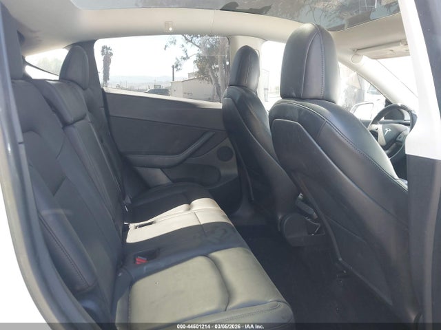 5YJYGDED4MF122630 Tesla Model Y Standard Range Rear-wheel Drive