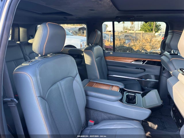 2023 JEEP GRAND WAGONEER 1C4SJVFPXPS506571 Photo 7