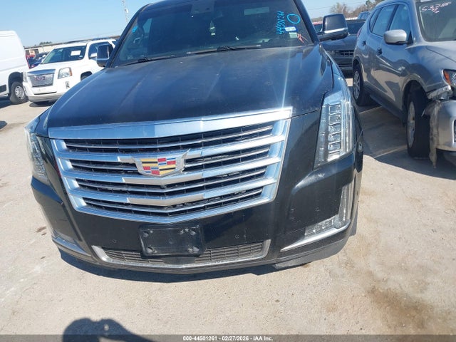 44501261 :رقم المزاد ، 1GYS4KKJ5HR360123 vin ، 2017 Cadillac Escalade Esv Platinum مزاد بيع