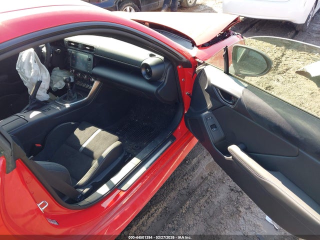 2025 TOYOTA GR86 JF1ZNBE18S9760977 Photo 4