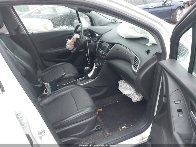 2019 CHEVROLET TRAX KL7CJPSB3KB828789 Photo 4