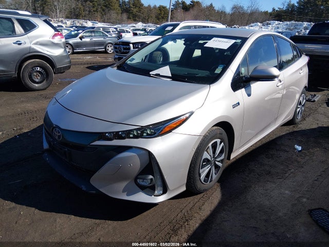 Toyota Prius Prime Advanced 2017 JTDKARFP1H3024736 Image 2