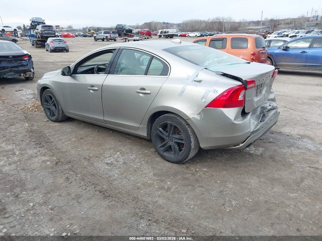 2015 VOLVO S60 YV126MFK6F2338498 Photo 2