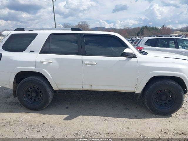JTEEU5JR5N5251946 Toyota 4RUNNER SR5