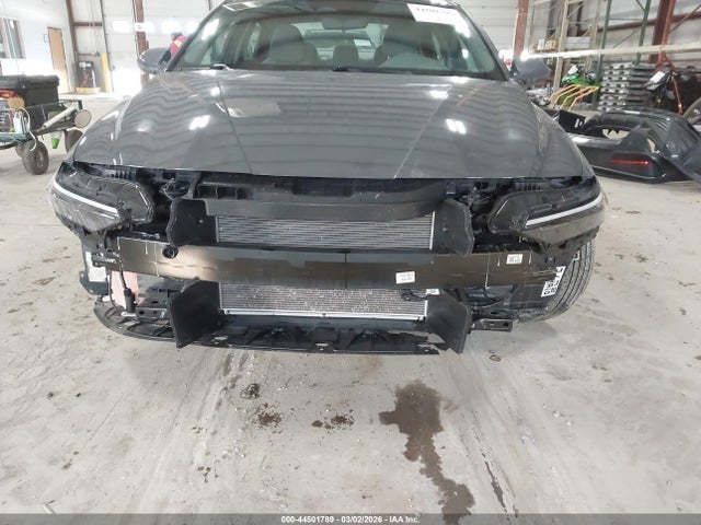 44501789 :رقم المزاد ، KMHLM4DG7RU690833 vin ، 2024 Hyundai Elantra Sel مزاد بيع