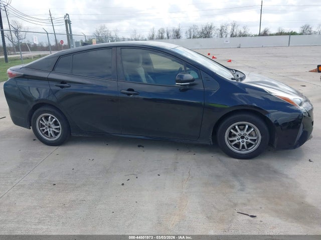 Toyota Prius Two 2016 JTDKBRFU5G3011926 Image 13