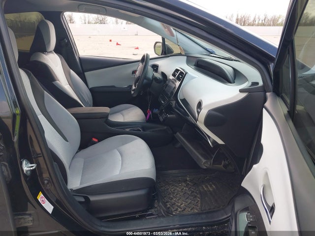 Toyota Prius Two 2016 JTDKBRFU5G3011926 Image 5