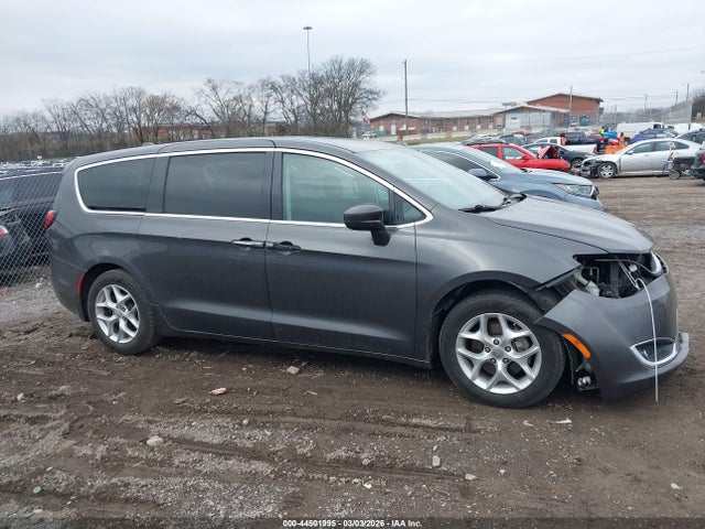 Aukcja sprzedaży 2018 Chrysler Pacifica Touring Plus, vin: 2C4RC1FG2JR175527, numer aukcji: 44501995