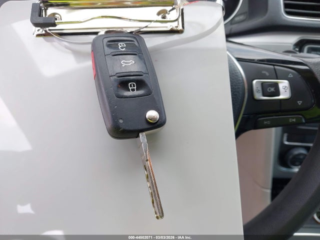 2016 VOLKSWAGEN PASSAT 1VWAT7A37GC019860 Photo 10